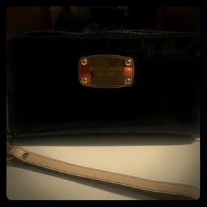 Michael kors wrist wallet